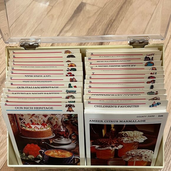 McCall's Great American Recipe Card Collection In Plastic Box Vintage - Picture 3 of 7
